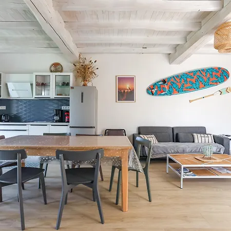 Maison Familiale A Village *