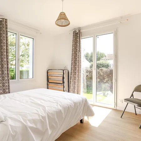 Maison Familiale A Village